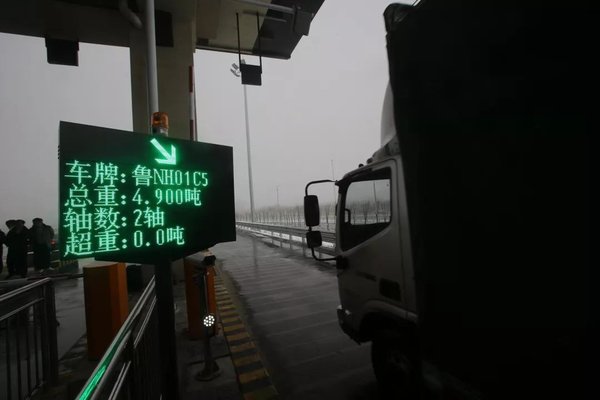 ��ͨ�����������ᳵ��OBU����װ49�֣�