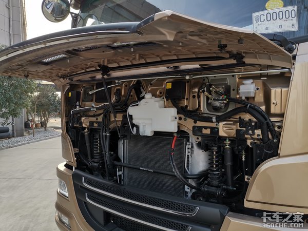 新疆东风出炉一款畅行D7H牵引车，比天龙便宜好几万，这是什么情况？