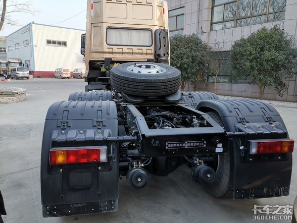 新疆东风出炉一款畅行D7H牵引车，比天龙便宜好几万，这是什么情况？