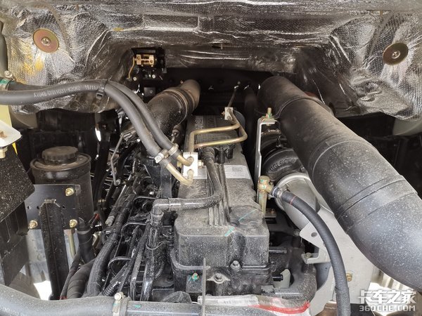 新疆东风出炉一款畅行D7H牵引车，比天龙便宜好几万，这是什么情况？