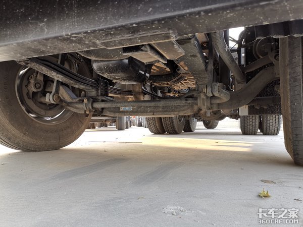 新疆东风出炉一款畅行D7H牵引车，比天龙便宜好几万，这是什么情况？