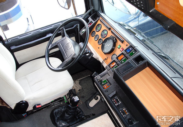 30年前出厂&nbsp;这台沃尔沃F10终于舍得退休