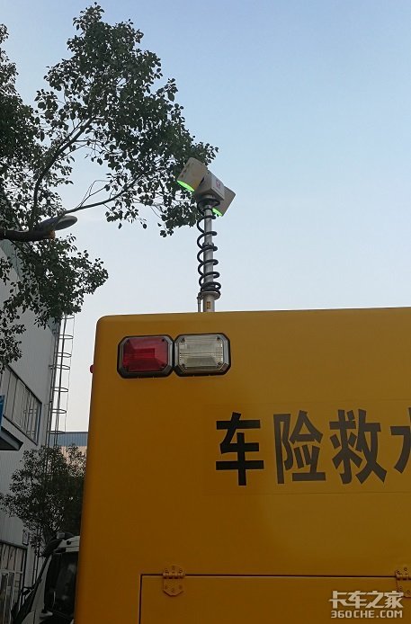 東風天錦應急救援車，發(fā)電照明排水很強