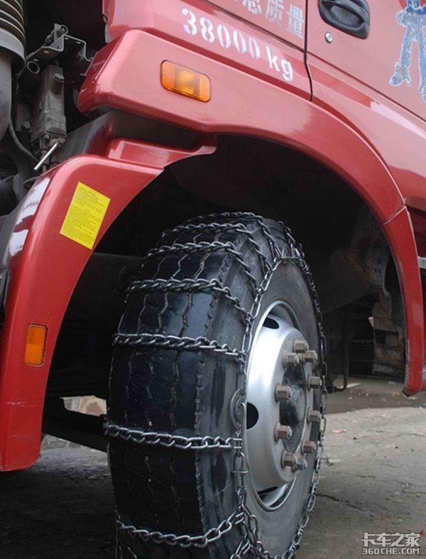 卡车要妥善保养才能平稳过冬，先定一个小目标，比如从轮胎养护开始
