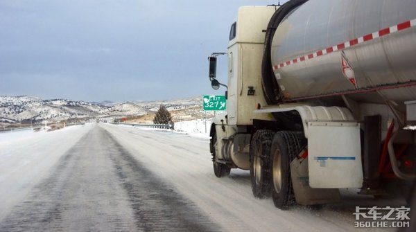如何处理卡车雪地打滑？看完你就知道了
