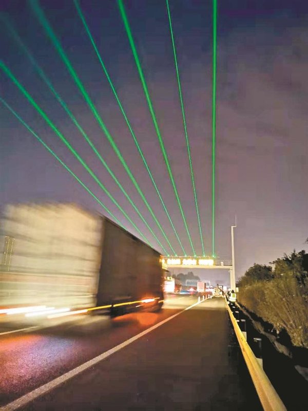 �������٣�Ͷ��&nbsp;����Ļ��ר��ƣ�ͼ�ʻ