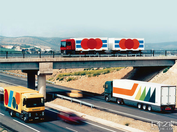 ������ƽ�ذ�ʱ���ɾ��䣬ͬ�з׷׸���