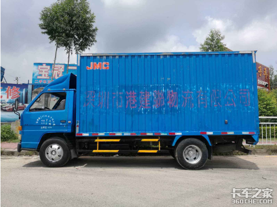 两轴货车拉18吨可上高速？卡友：全是套路，交警抓到照罚不误