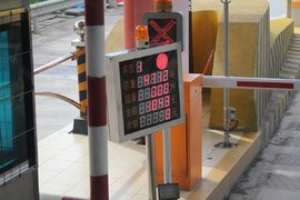 6X4双驱限重49吨！ 上高速你必须要知道这几点，首查超重！