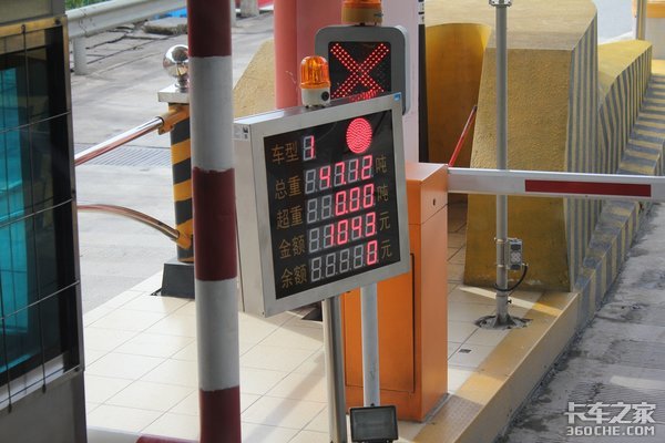 6X4双驱限重49吨 上高速这些标准很重要