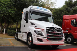 L4级自动驾驶，满足国六标准，乘龙T7亮相柳汽商务大会，太惊艳