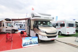 让人生与C位同行!中天进口依维柯C型房车,宜居宜游更高配