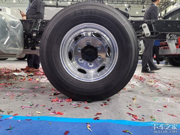 对安全性有举足轻重作用，这3项新增配置让轻卡危险品运输车赢得彻底