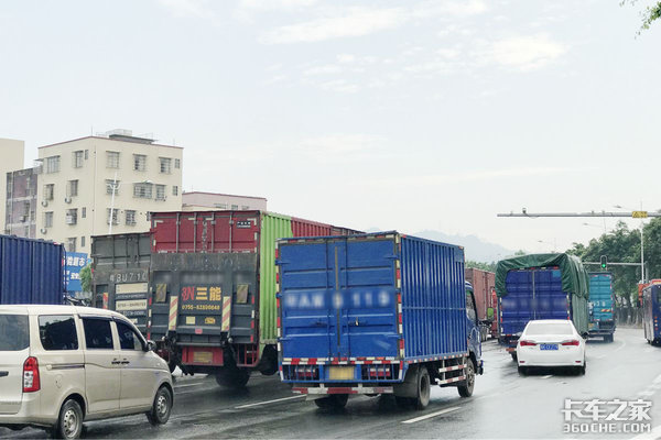 ���ڣ�����Ⱦ�������ͻ�����˫�����У�