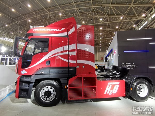 国产氢燃料重卡登新高峰，双混合动力零排放，江铃威龙开启重卡氢时代