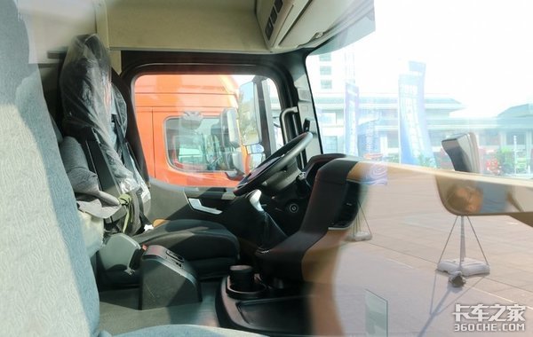 众厂商群雄逐鹿，谁家的驾驶室深得你心