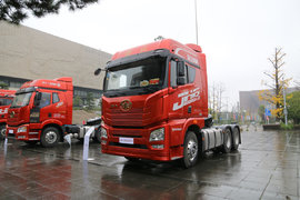 拉着40吨挂车跑100km/h很轻松 这台JH6凭什么跑这么快？