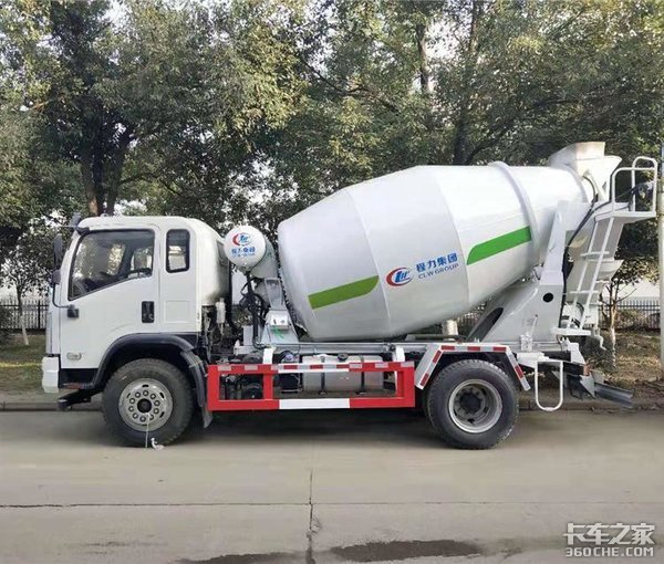 主流小型混凝土攪拌罐車，助你發(fā)家致富