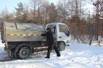 卡车雪天遇
