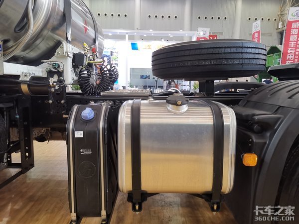 双燃料潍柴动力,这款德龙X3000牵引车要火!综合性能你看给打几分?