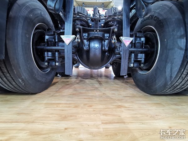 双燃料潍柴动力,这款德龙X3000牵引车要火!综合性能你看给打几分?