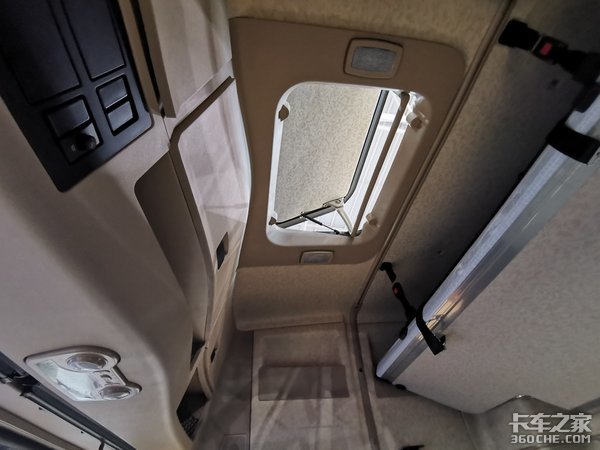 双燃料潍柴动力,这款德龙X3000牵引车要火!综合性能你看给打几分?