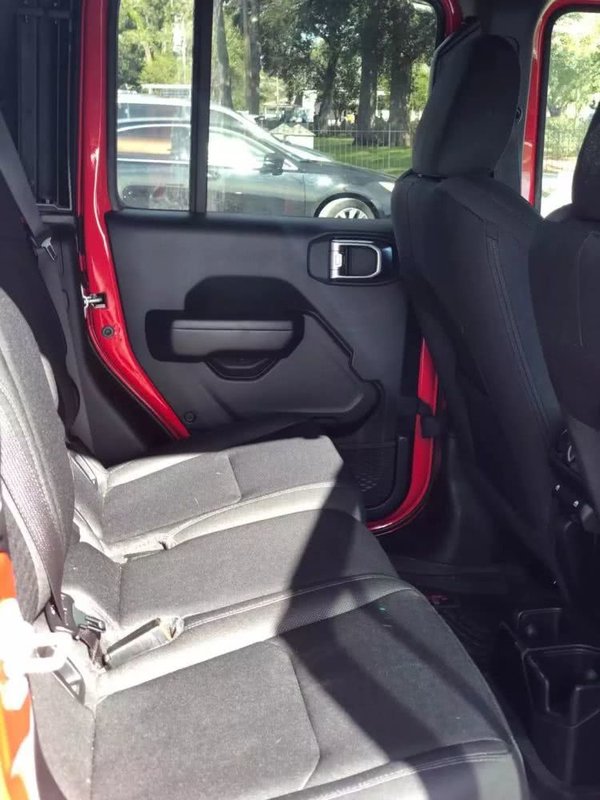 š�͵ĽǶ�ʿ�������Լ�Jeep&nbsp;Gladiator