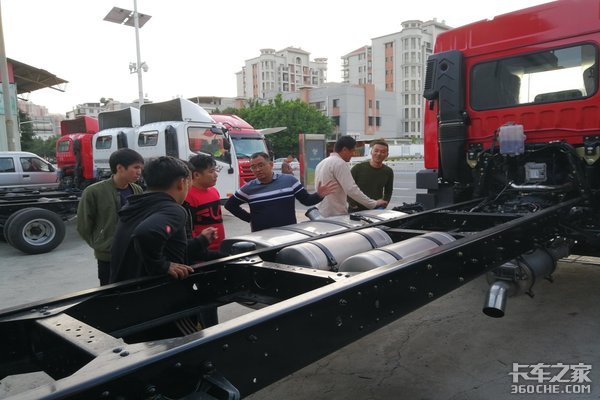 ��������ƽβ���߽���Ῠ��Ʒ�ƽ��