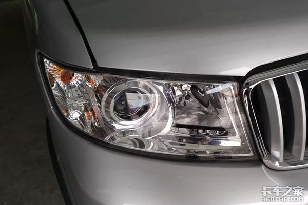 车身更长货箱更大，华晨鑫源这款金杯T52微卡，载重力那可真是不一般