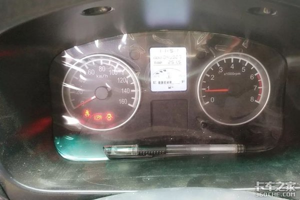 车身更长货箱更大，华晨鑫源这款金杯T52微卡，载重力那可真是不一般