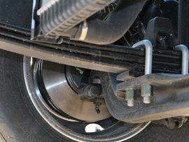 盘式制动优势多多,为什么普及道路依然漫长?最重要的原因果然是……