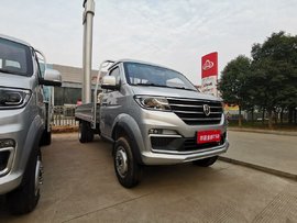 贯穿式直通大梁,7寸MP5液晶彩屏,开着华晨金杯T50微卡,创富去喽!