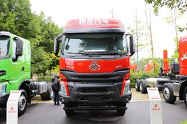 500马力+液力缓速器 底盘配置过硬 图解乘龙H7前四后八工程车