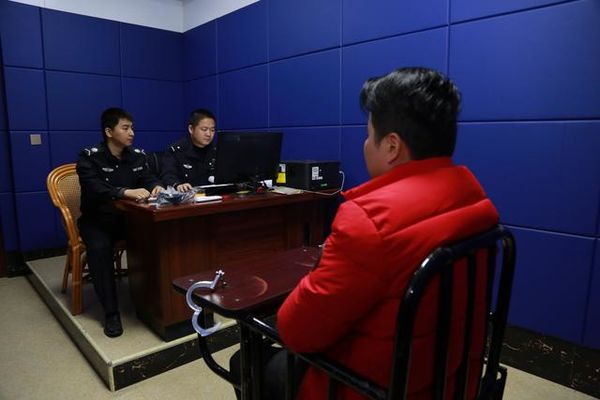 ���ر���&nbsp;˾����������Լ��ͽ�������