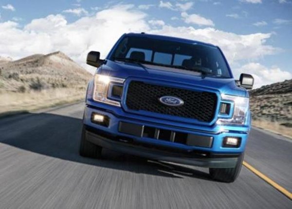 2021年福特F-150 测试车穿着全黑迷彩!