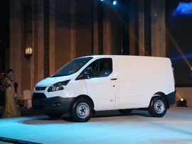 福特推出全顺MS-RT系列私人定制车型,科技感亮眼,运动气息更别致