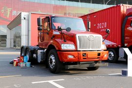 大鼻子省油更安全 小平头身高2米72无惧限高 解放安捷限高版更可靠！