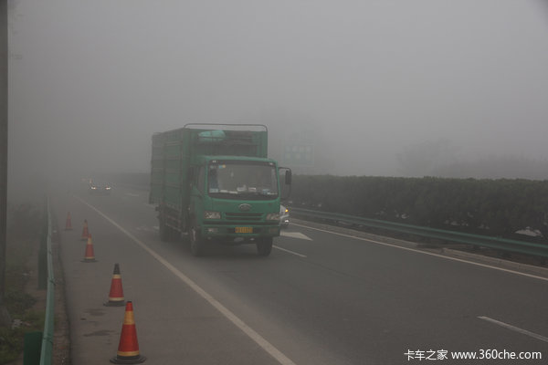 受雾霾天气影响 江苏部分高速道路封闭