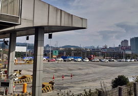 交通部：延长免费通行高速时间 2月2日前小型客车走高速都不用交费