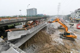 无锡桥面侧翻事故调查报告公布：17名官员被处理