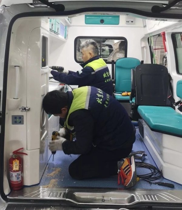 增援一线 建优成业紧急生产负压救护车