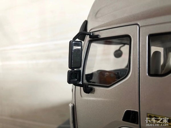 柳汽乘龙M7模型极致还原:风头不劲,但绝对是技术老成的好车