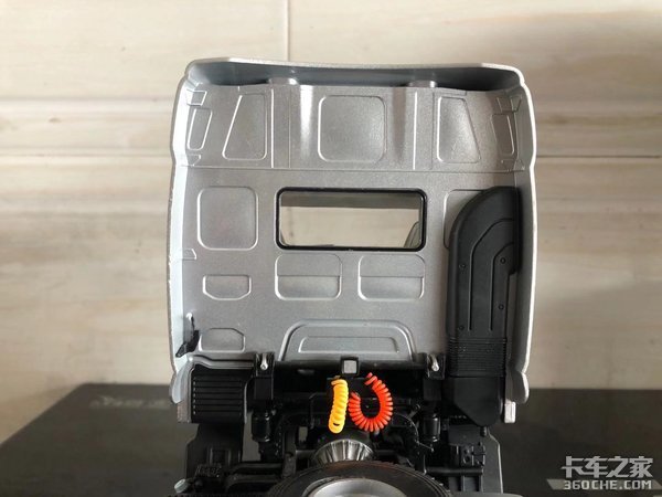 柳汽乘龙M7模型极致还原:风头不劲,但绝对是技术老成的好车