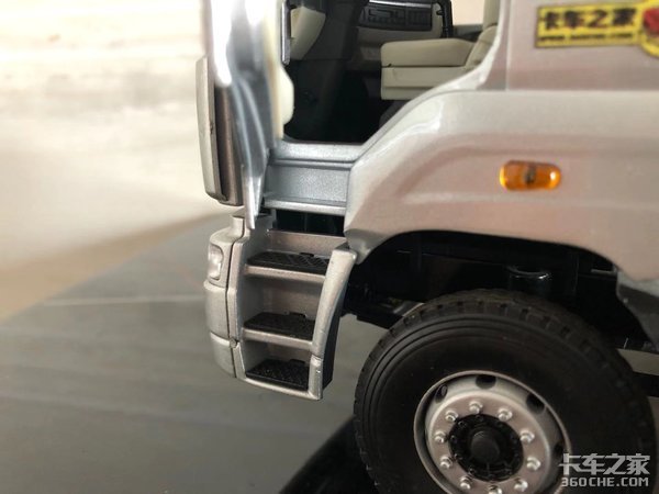 柳汽乘龙M7模型极致还原:风头不劲,但绝对是技术老成的好车