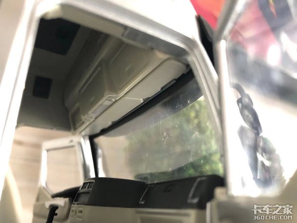 柳汽乘龙M7模型极致还原:风头不劲,但绝对是技术老成的好车