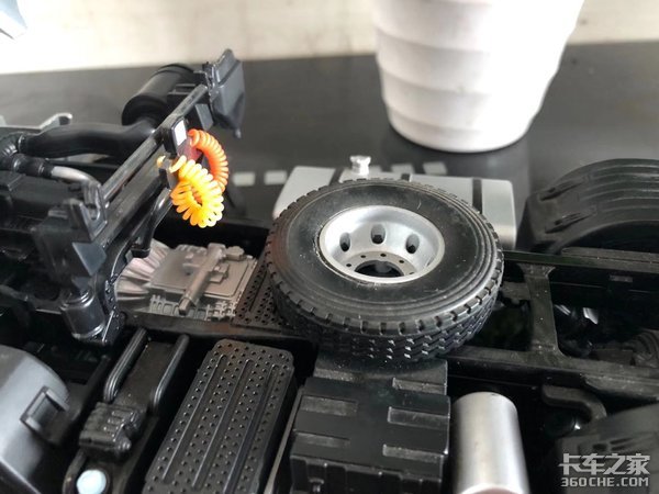 柳汽乘龙M7模型极致还原:风头不劲,但绝对是技术老成的好车