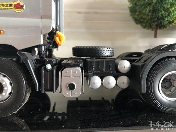 柳汽乘龙M7模型极致还原:风头不劲,但绝对是技术老成的好车