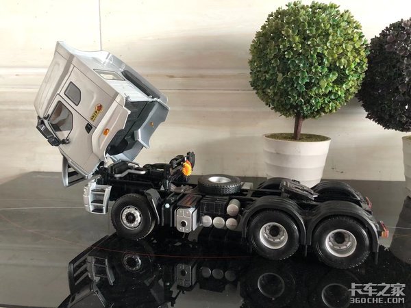 柳汽乘龙M7模型极致还原:风头不劲,但绝对是技术老成的好车