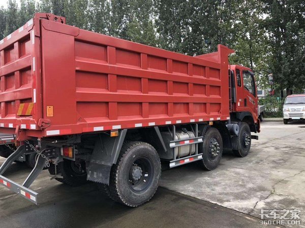 盘点国内主流6X2自卸车，都是乡村基建爆款，九大品牌简直不要挑花眼