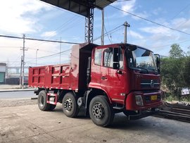 短途运输人喜欢的短轴三桥配置，东风天锦也有了，荷载能力更强